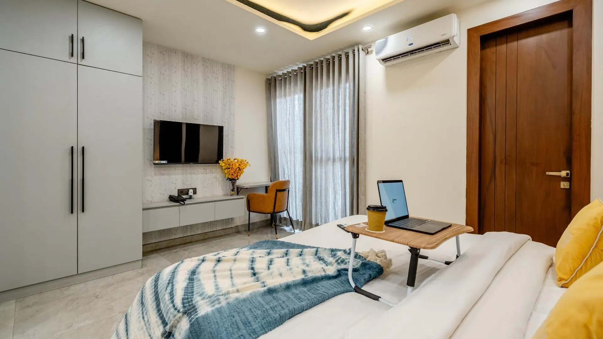 Street Studio By Lime Tree Hotel Sector 51 Gurgaon